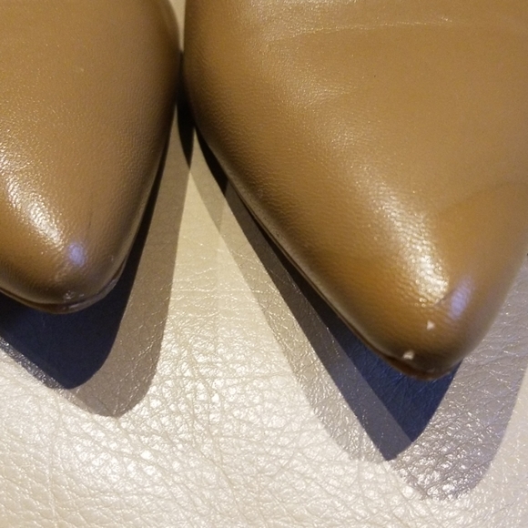 Calvin klein tan with 3" wooden wedge - Picture 6 of 6